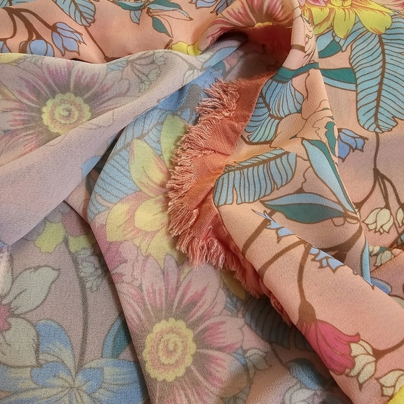 Umgee Pink Floral Print Sheer Coastal Oversized Top with Fringe Hem Size Medium - Picture 6 of 7